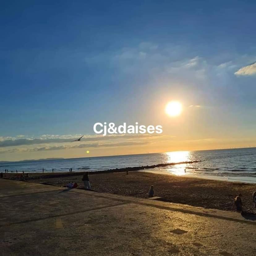 Cj & Daisies Holiday Home Prestatyn Eksteriør billede
