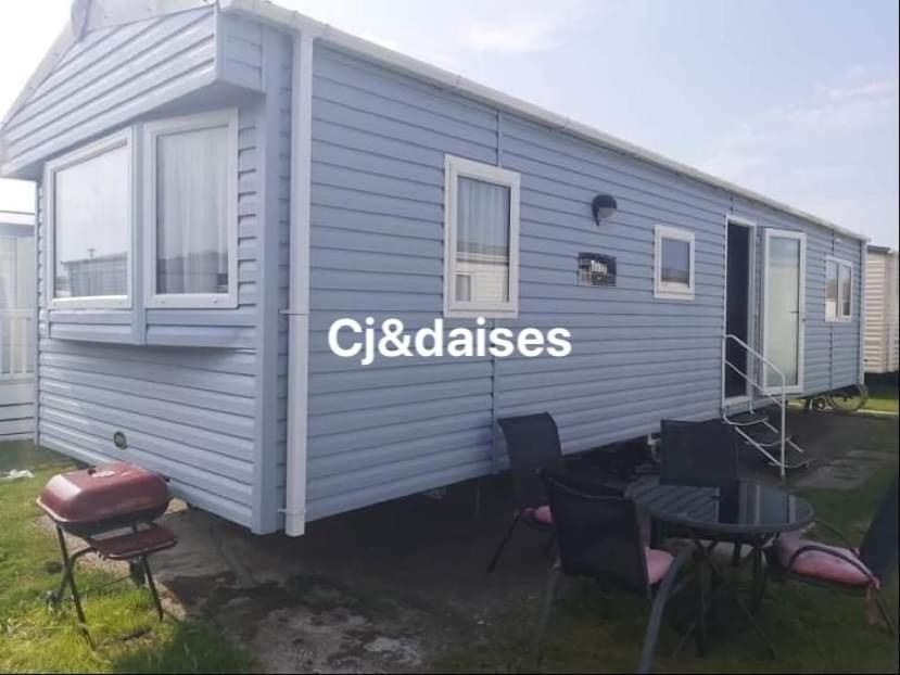 Cj & Daisies Holiday Home Prestatyn Eksteriør billede